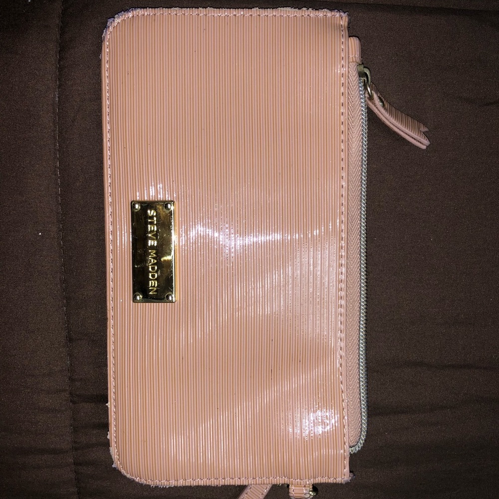 Steve Madden wristlet wallet